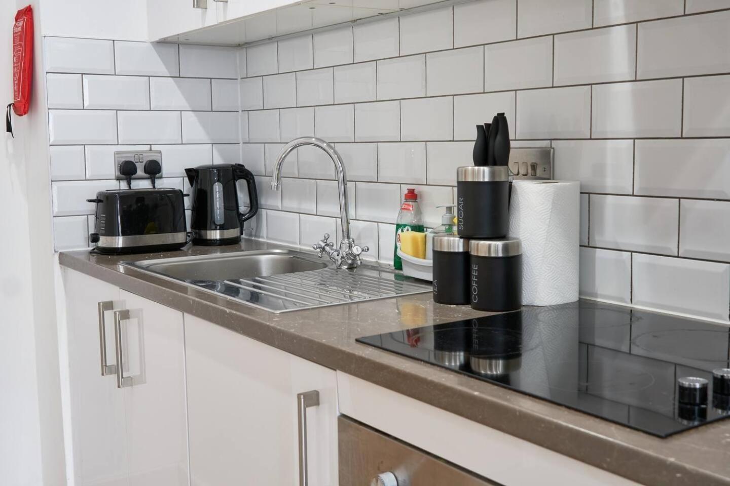 Modern Central Apartment - City Centre - Fast Wifi - Near Utilitia Arena & Icc Birmingham Kültér fotó