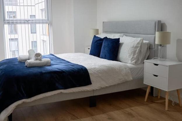 Modern Central Apartment - City Centre - Fast Wifi - Near Utilitia Arena & Icc Birmingham Kültér fotó