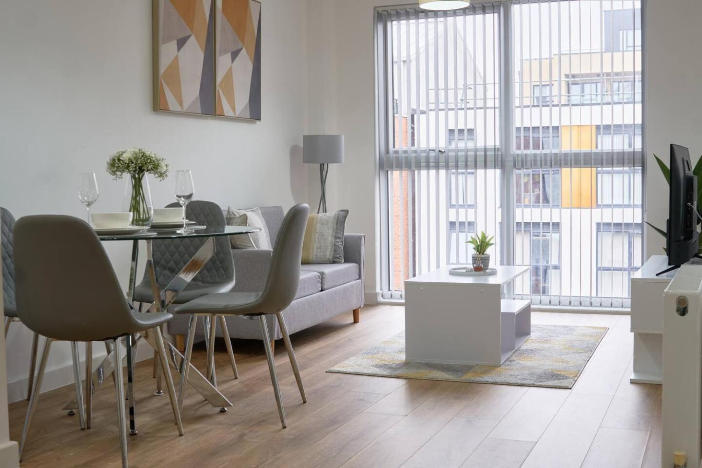 Modern Central Apartment - City Centre - Fast Wifi - Near Utilitia Arena & Icc Birmingham Kültér fotó